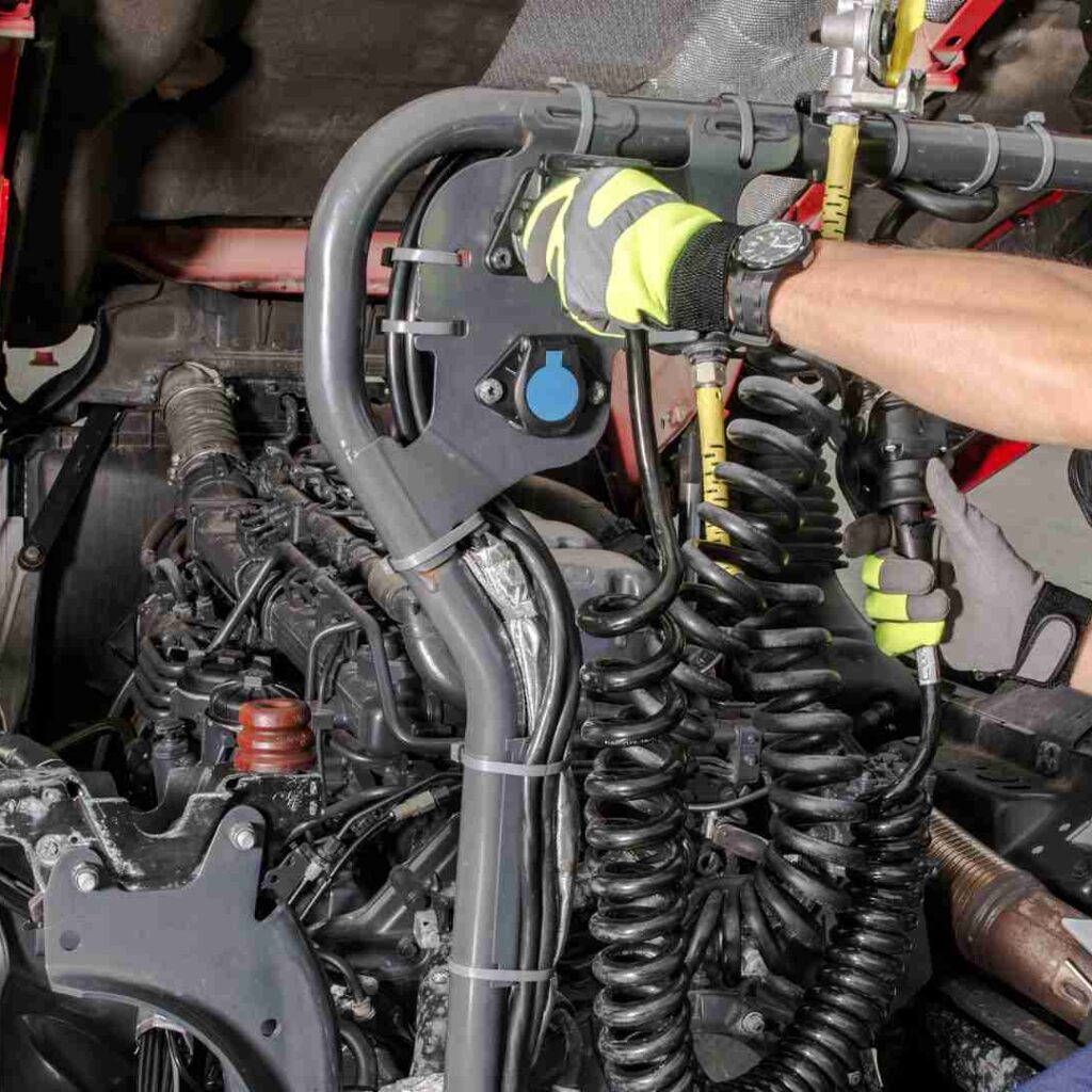 banner truck repairing 1